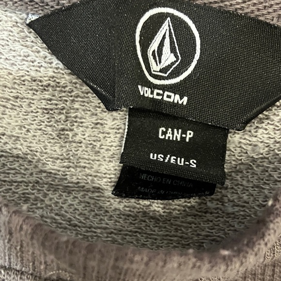 Volcom Men's size small Heather Gray Crewneck Sweater - Picture 2 of 11